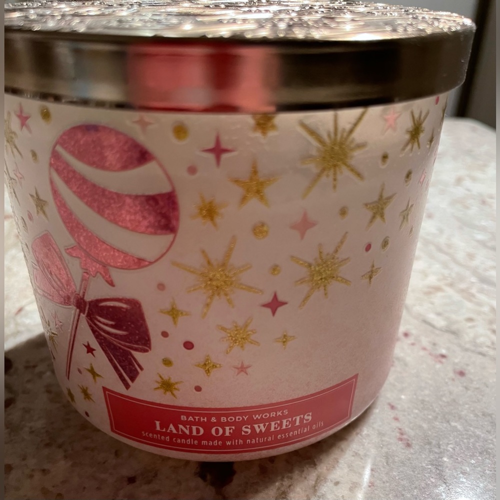 Bath & Body Works “Land of sweets” candle